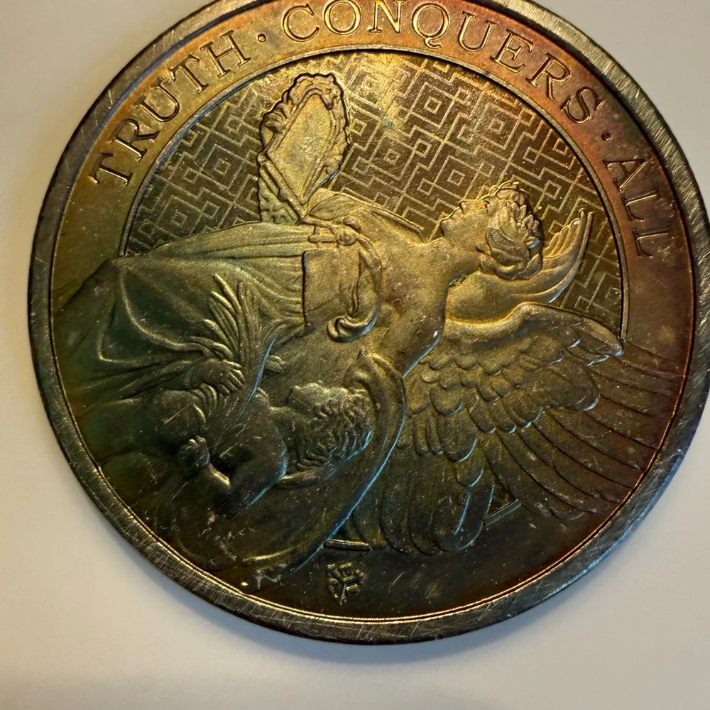 Queen Elizabeth II Silver Coin - Picture 12 of 14